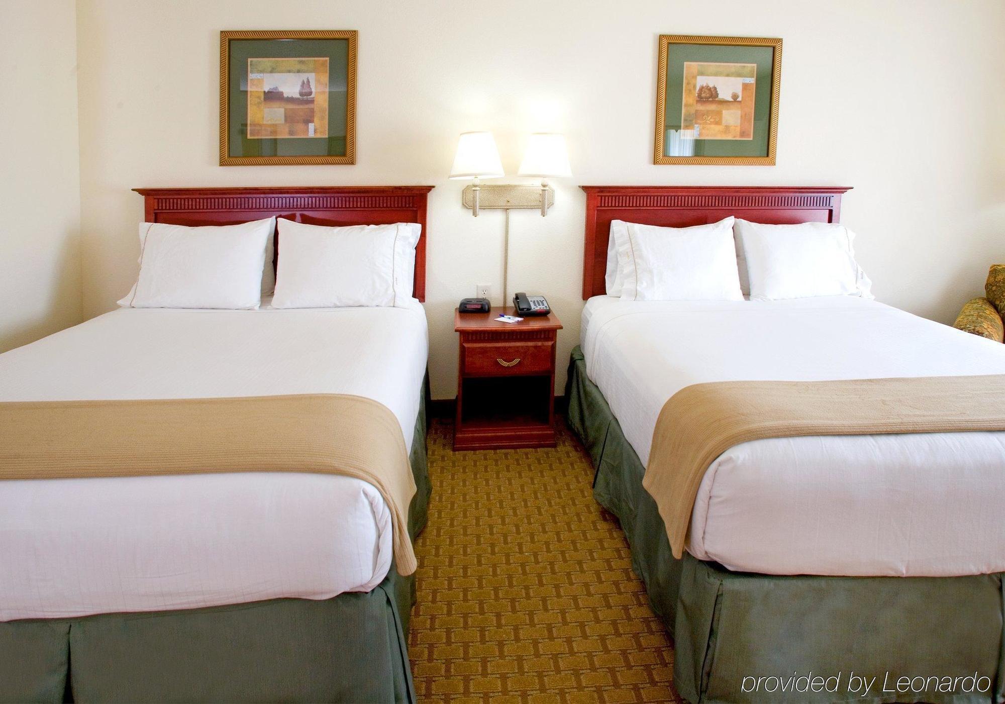 Holiday Inn Express & Suites Selma By Ihg Værelse billede