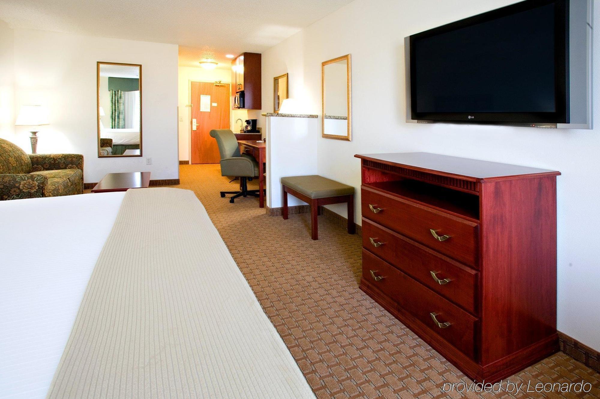 Holiday Inn Express & Suites Selma By Ihg Værelse billede
