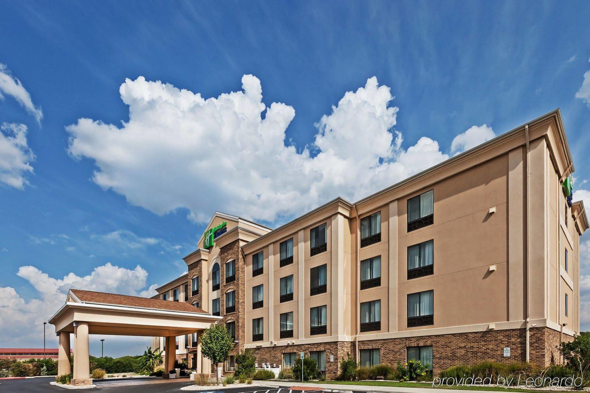 Holiday Inn Express & Suites Selma By Ihg Eksteriør billede