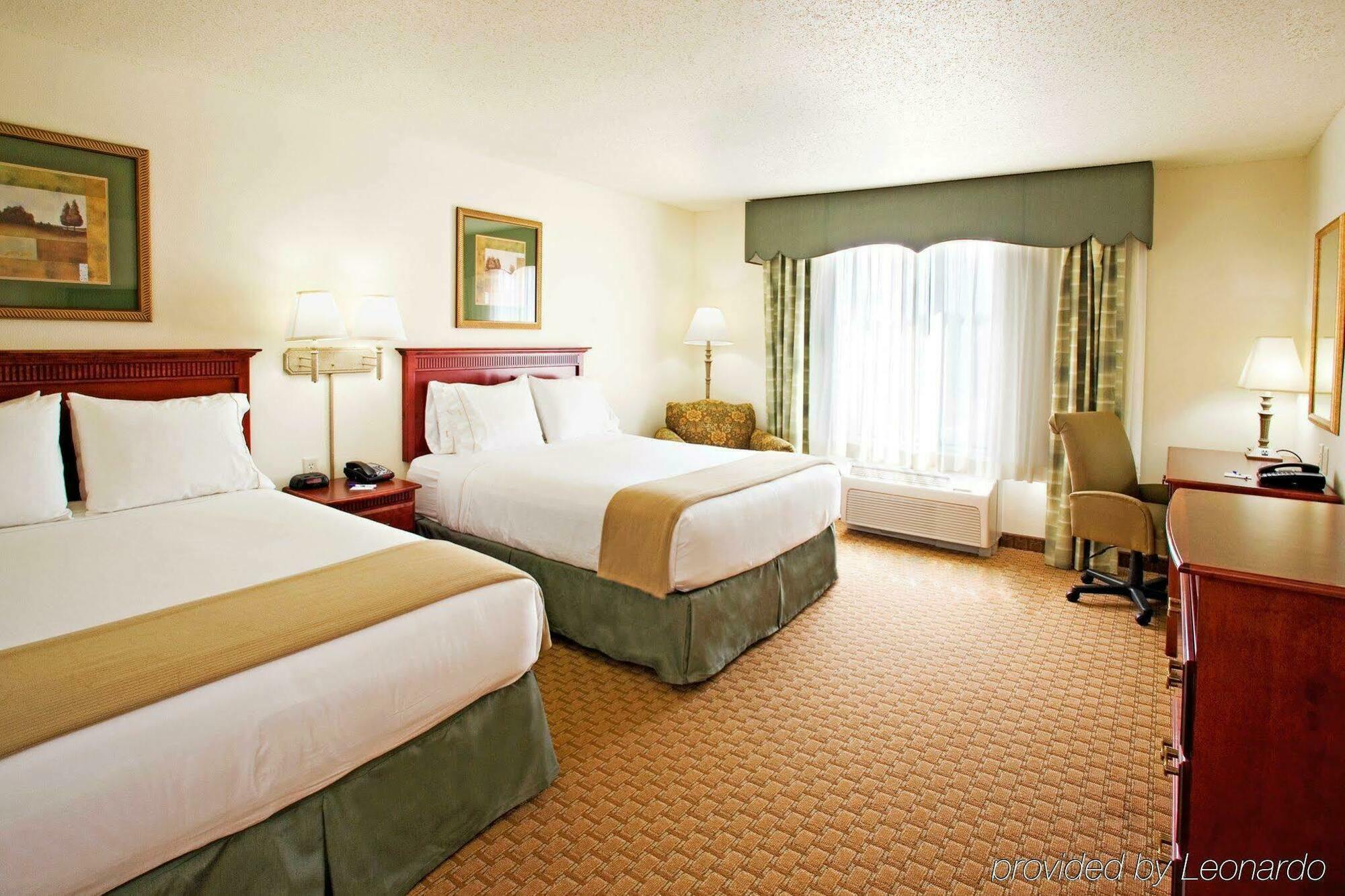 Holiday Inn Express & Suites Selma By Ihg Værelse billede